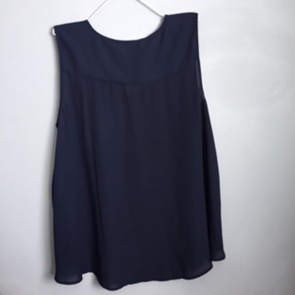 STYLE & CO. SLEEVELESS BLOUSE.  Size XL.  Color Dark Blue. - Picture 2 of 3